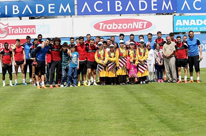 Öğrencilerden Trabzonspor`a Ziyaret