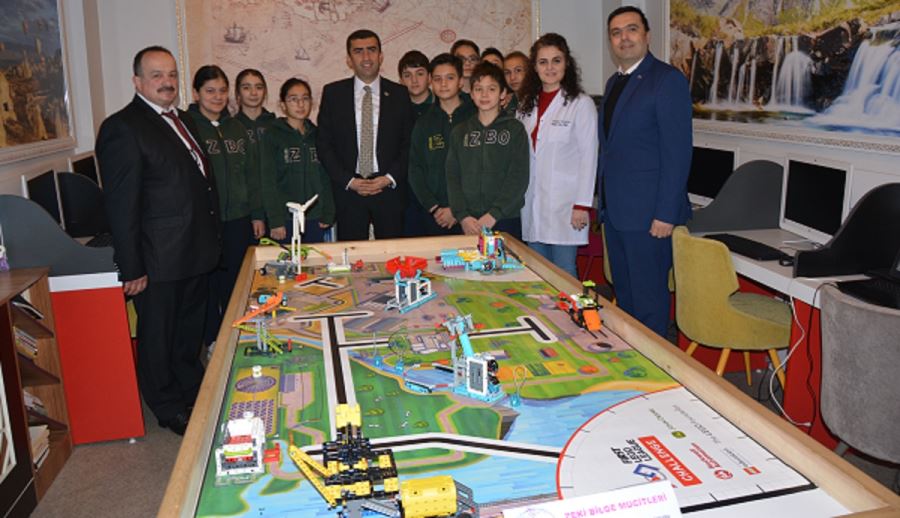 Zeki Bilge Ortaokulu Mucitler Robot Ekibi Türkiye Finallerine Hazırlanıyor
