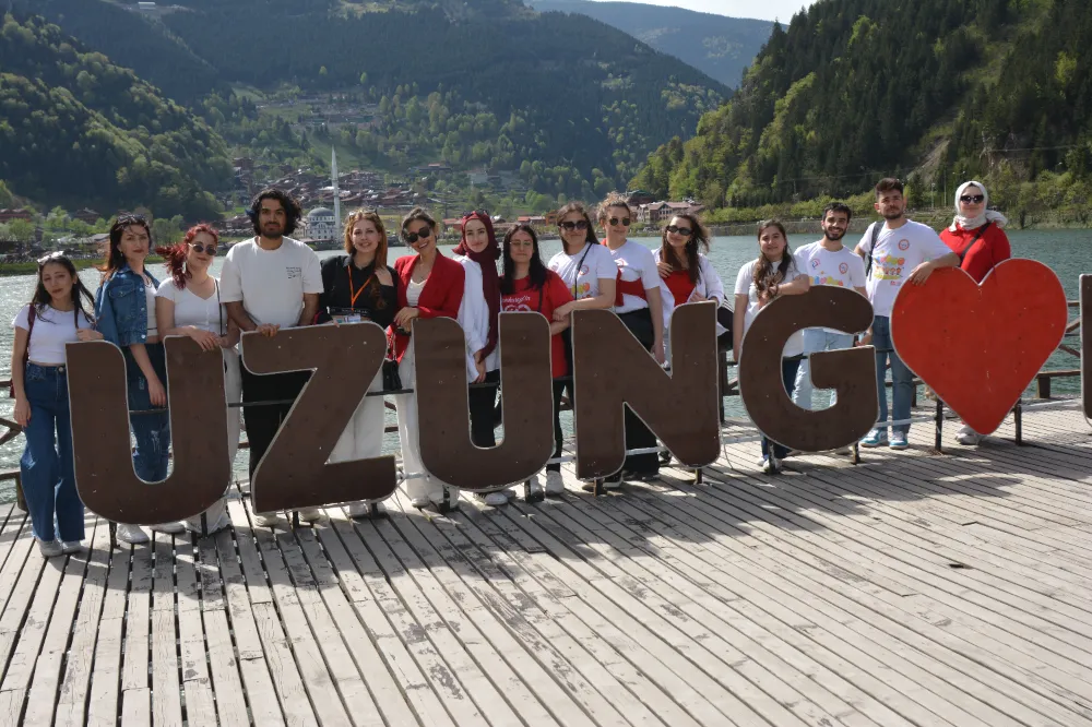 Trabzon Üniversitesi Öğrencilerinden Turizm Merkezi Uzungöl