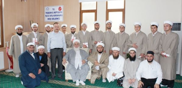 Trabzon Merkez Pelitli`de Hafızlık İcazet merasimi yapıldı.  